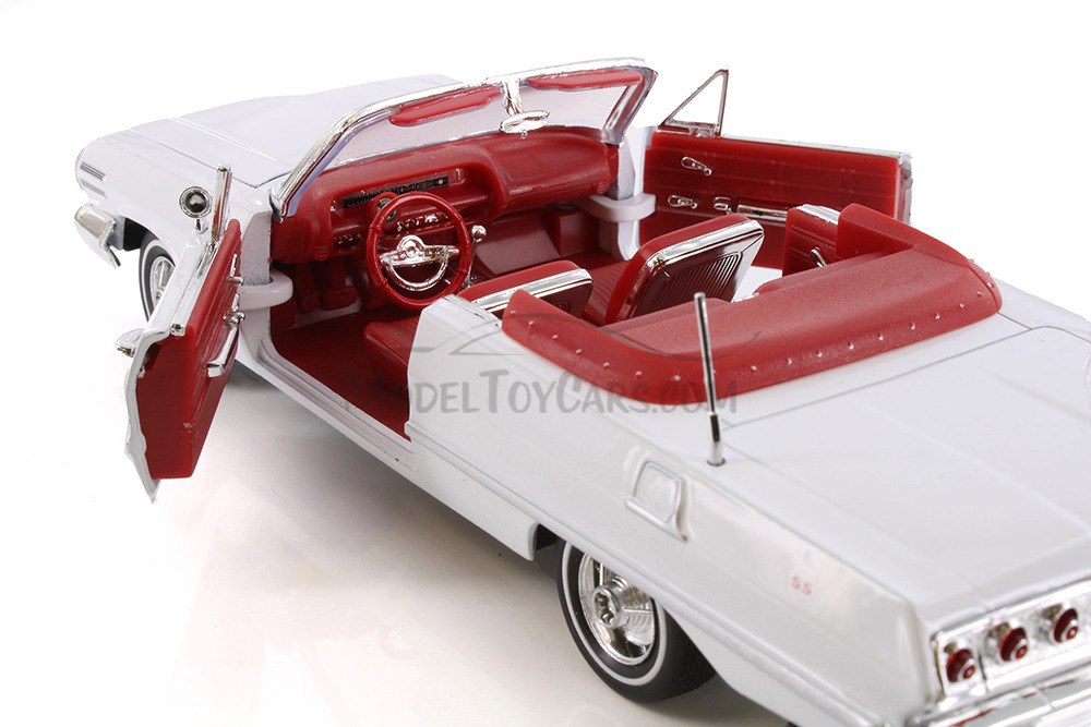 1963 Chevy Impala Convertible, White w/ Red - Welly 22434WWT - 1
