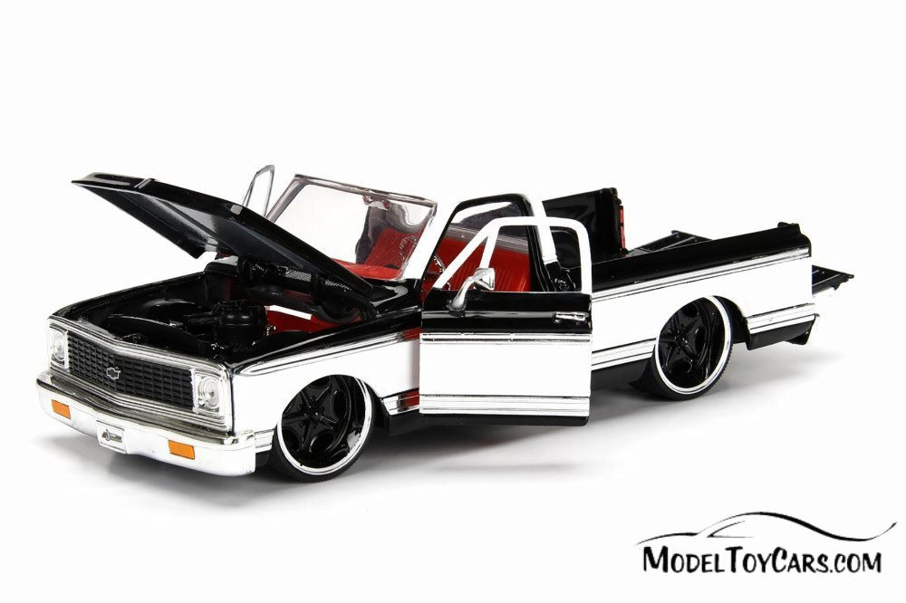 1972 Chevy Cheyenne, Black - Jada 99047/4 - 1/24 scale Diecast