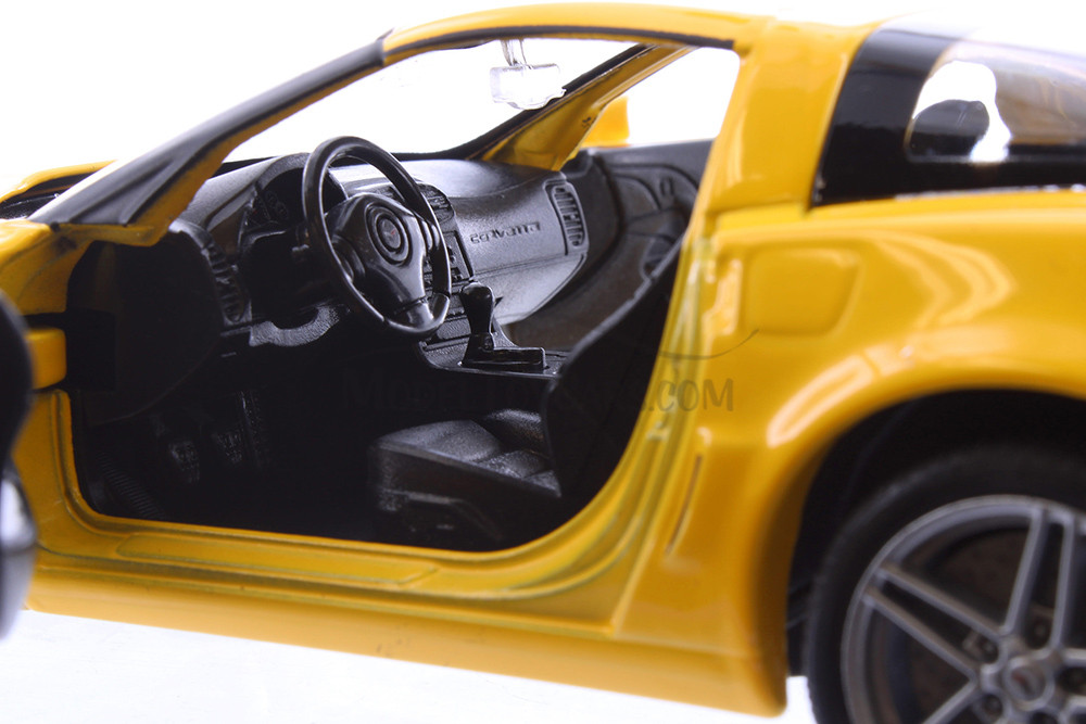 2007 Chevy Corvette Z06 Hard Top, Yellow - Welly 22504WYL - 1/24