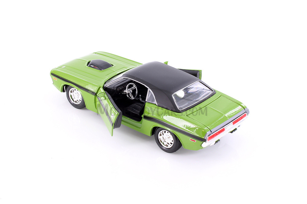 1970 Dodge Challenger R/T Coupe Hard Top, Green - Maisto 31263GN