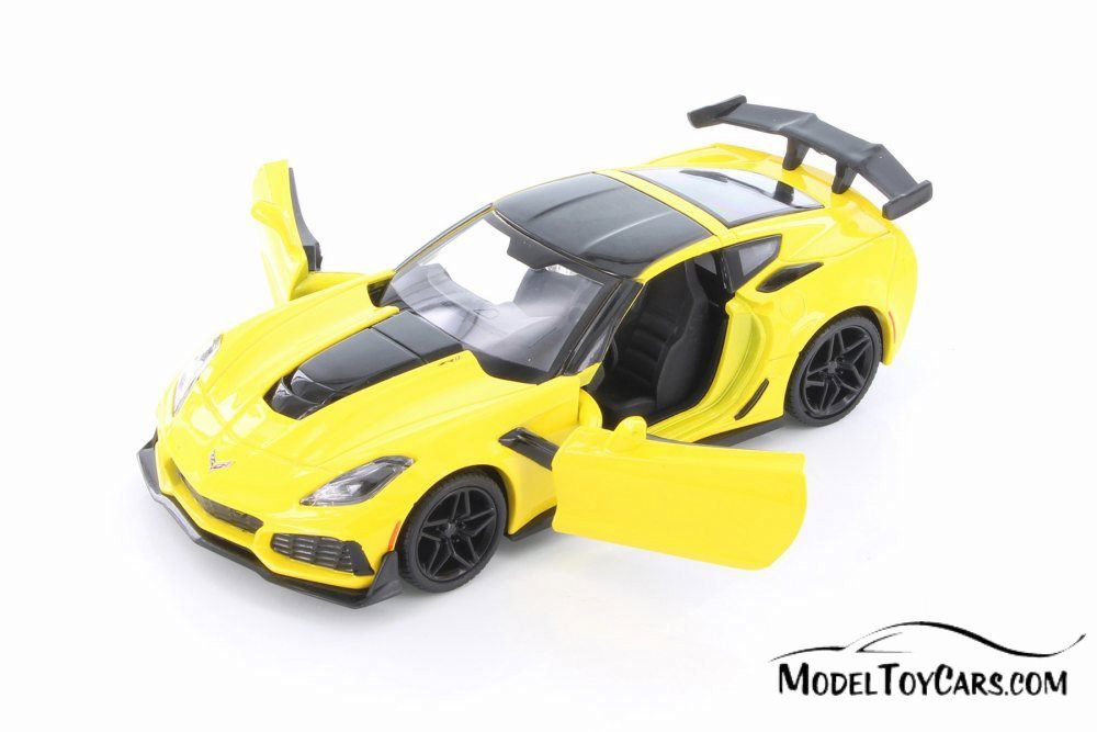 2019 Chevy Corvette ZR1 HardTop, Yellow - Showcasts 79356YL - 1/24 Scale Diecast Model Toy Car