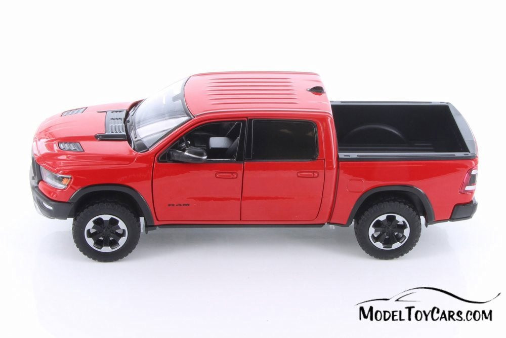 2019 Dodge Ram 1500 Crew Cab Rebel Pickup Truck, Red - Showcasts 79358/16D - 1/24 scale Diecast Car