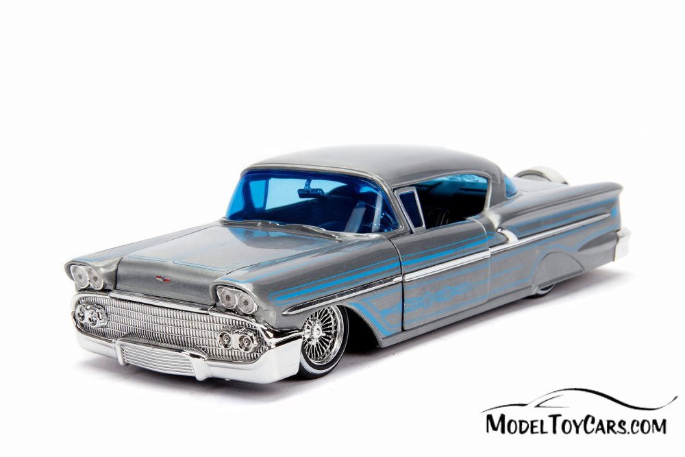 1958 Chevy Impala Hard Top with Diecast Mosaic Tile, Silver with Blue - Jada 31082 - 1/24 Scale Diecast Model Toy Car