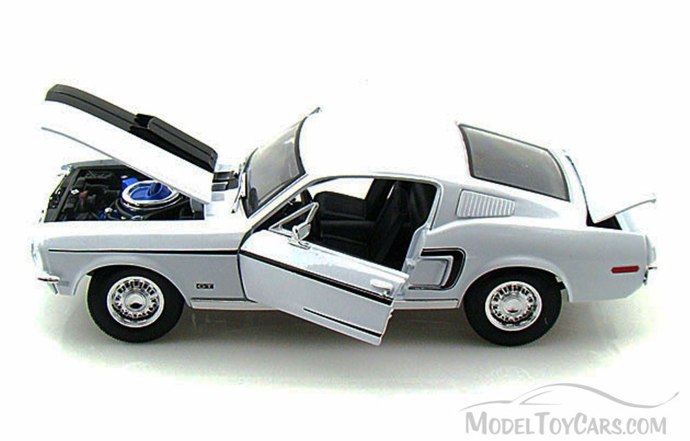 1968 Ford Mustang GT Cobra, White - Maisto 31167 - 1/18 Scale Diecast Model Toy Car