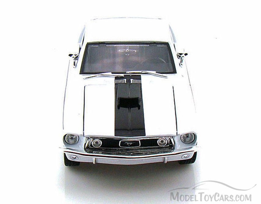 Maisto 1:18 Scale Metallic Blue 1968 Ford Mustang GT Cobra Jet - 自動車