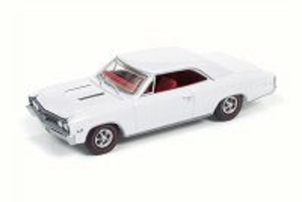 1967 Chevy Chevelle SS, Gloss White - Auto World AW64132/24B - 1/64 Scale Diecast Model Toy Car