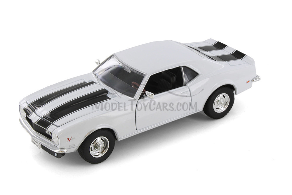 1968 Chevy Camaro Z/28, White - Showcasts 22448 - 1/24 Scale