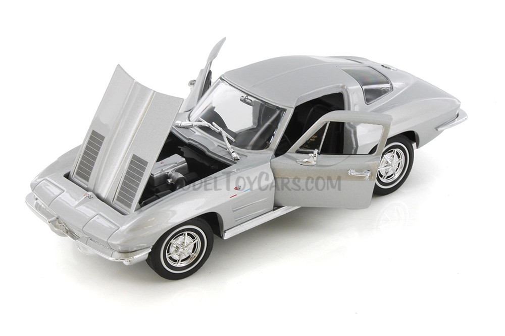1963 Chevy Corvette Hard Top, Silver - Welly 24073/4D - 1/24 scale Diecast Model Toy Car