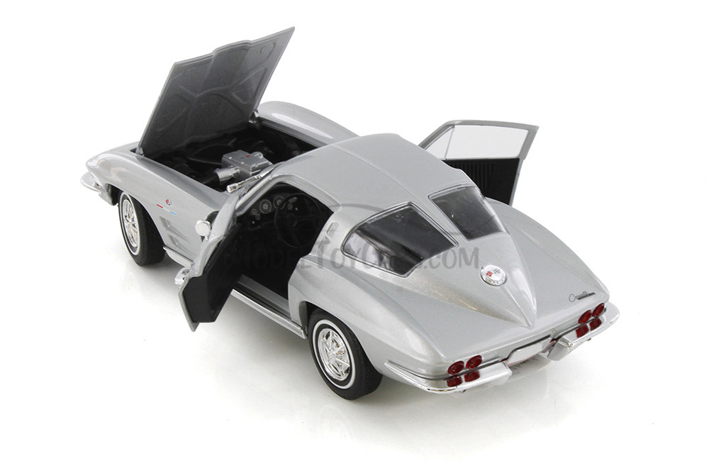 1963 Chevy Corvette Hard Top, Silver - Welly 24073/4D - 1/24 scale Diecast Model Toy Car