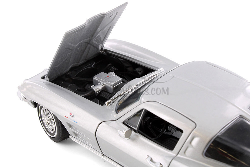 1963 Chevy Corvette Hard Top, Silver - Welly 24073/4D - 1/24 scale Diecast Model Toy Car