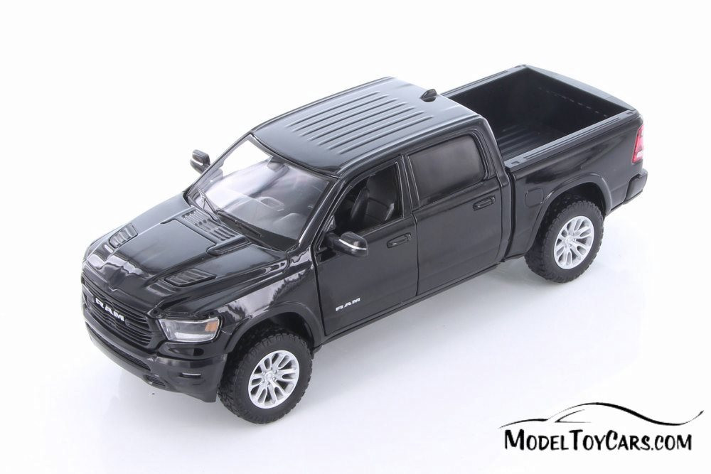 2019 Dodge Ram 1500 Crew Cab Laramie Pickup Truck, Black - Showcasts 79357/16D - 1/24 Diecast Car