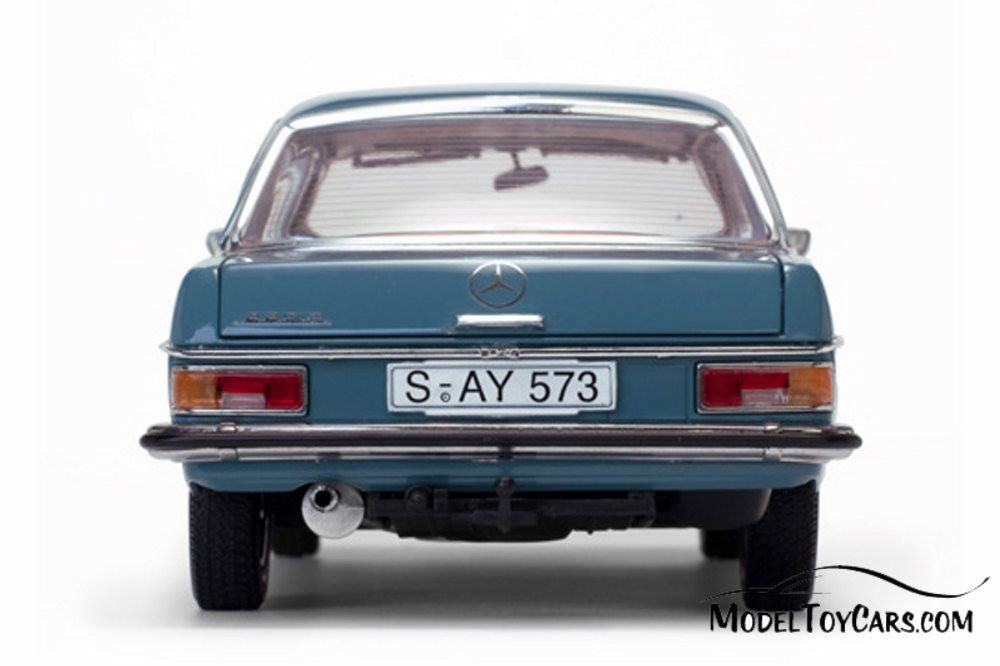 1968 Mercedes-Benz Strich 8 Saloon, Light Blue - Sun Star 4573 - 1