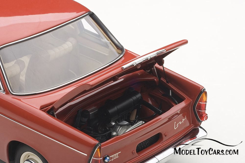 BMW 700, Red - AutoArt 70652 - 1/18 Scale Collectible