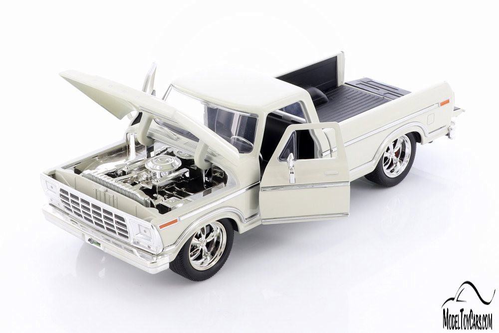 1979 Ford F-150 Custom Edition Pickup, White - Jada 31627DP1 - 1/24 scale  Diecast Model Toy Car