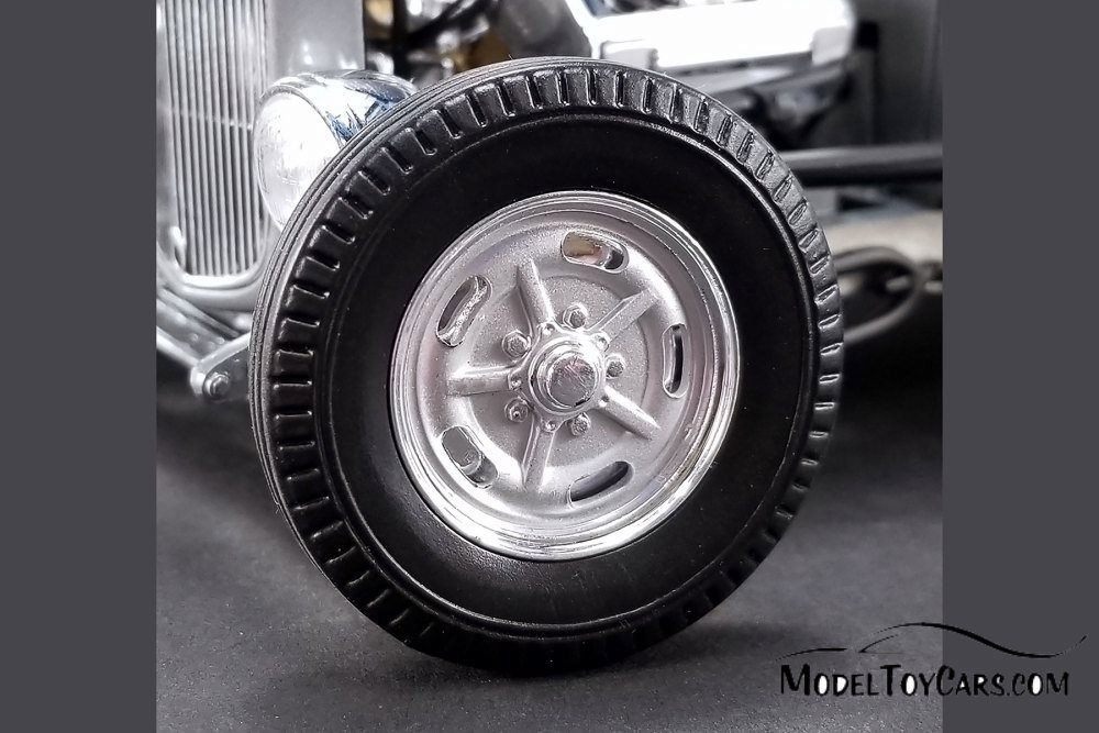 1932 Ford 5 Window Hot Rod Coupe, Silver - Acme 1805013 - 1/18 Scale Diecast Model Toy Car