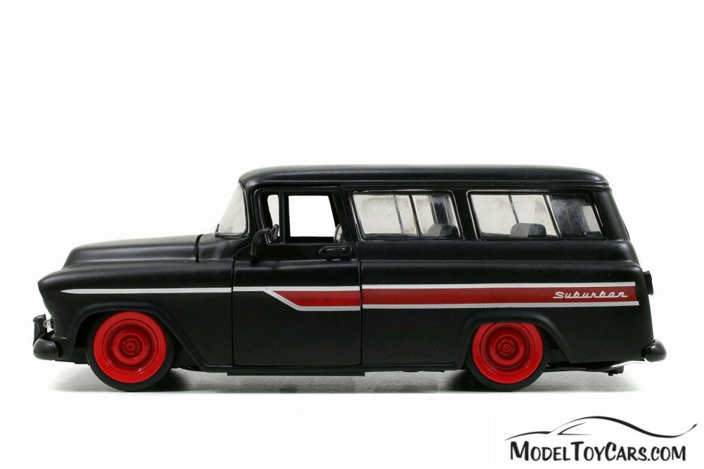 Jada 1/18 Scale Diecast 63152 - Chevrolet Suburban - White 7427265120107