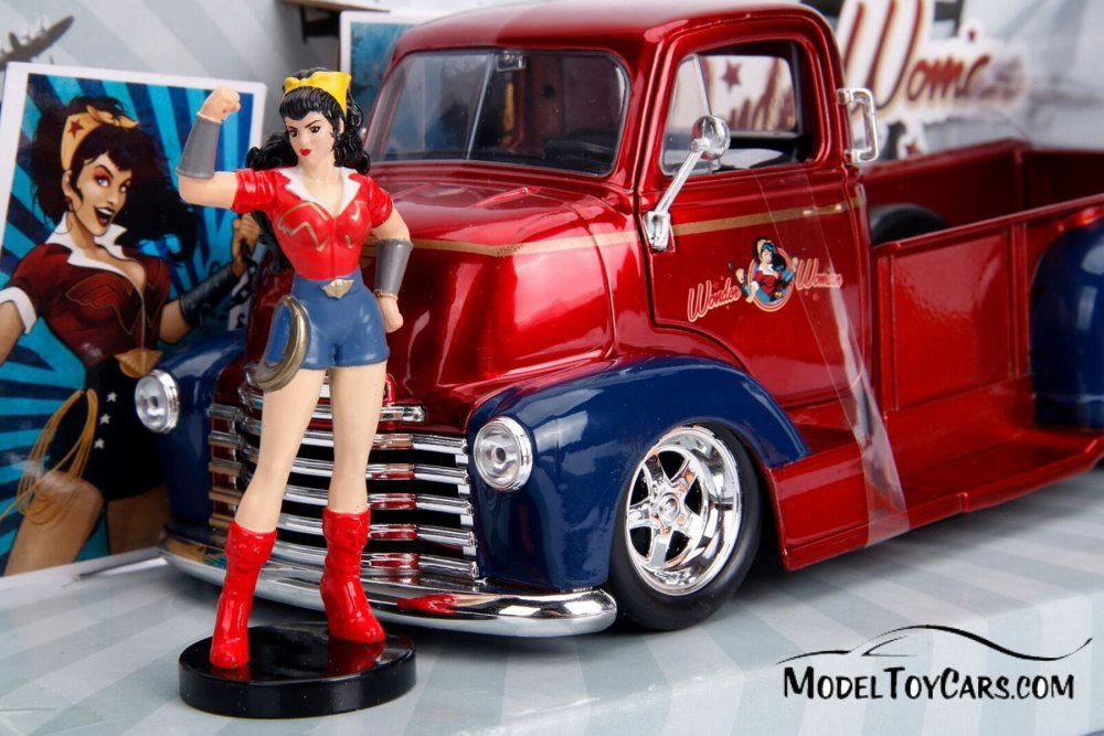 1952 Chevrolet COE Pickupwith Wonder Woman Figurine, 30453 - 1/24