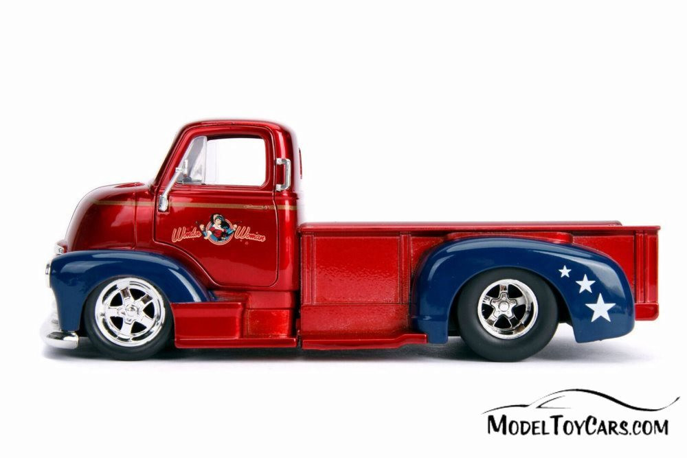 1952 Chevrolet COE Pickup w/Wonder Woman Figurine, 30453 - 1/24 scale Diecast Model Toy Car