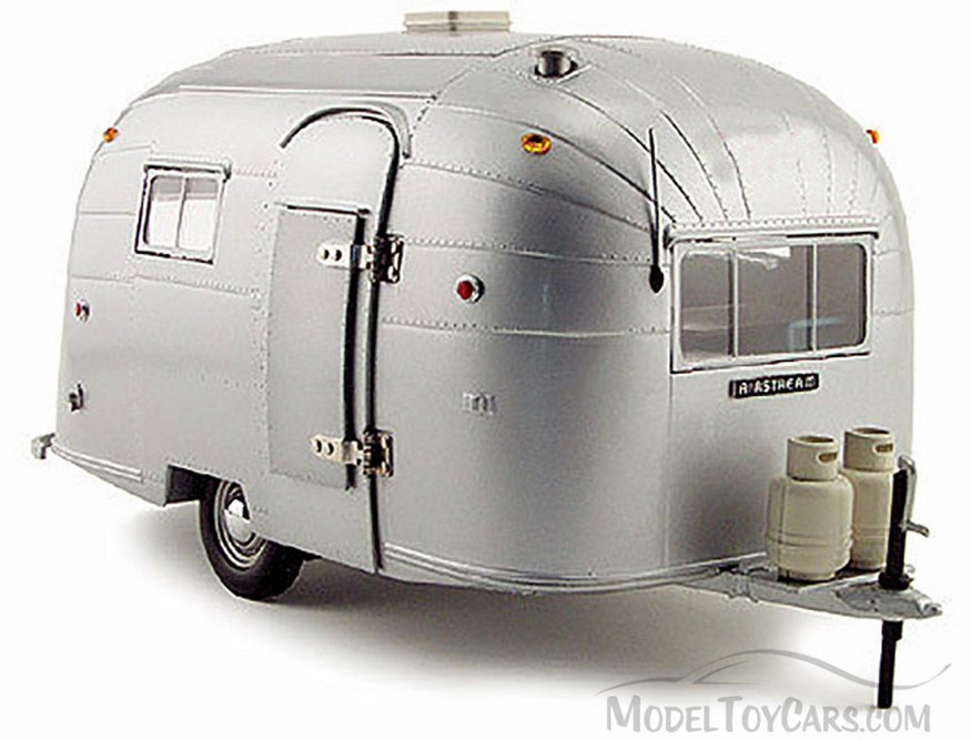 Aluminum Camper, Silver - Motor City 88101C - 1/18 scale Diecast