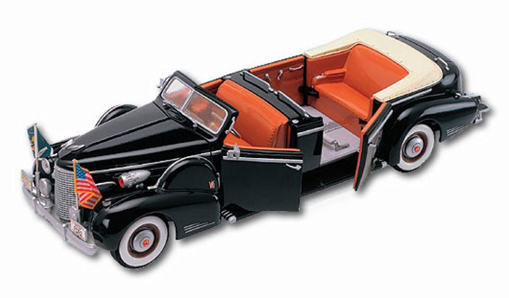 1938 Cadillac V-16 Presidential Limousine Convertible - Road