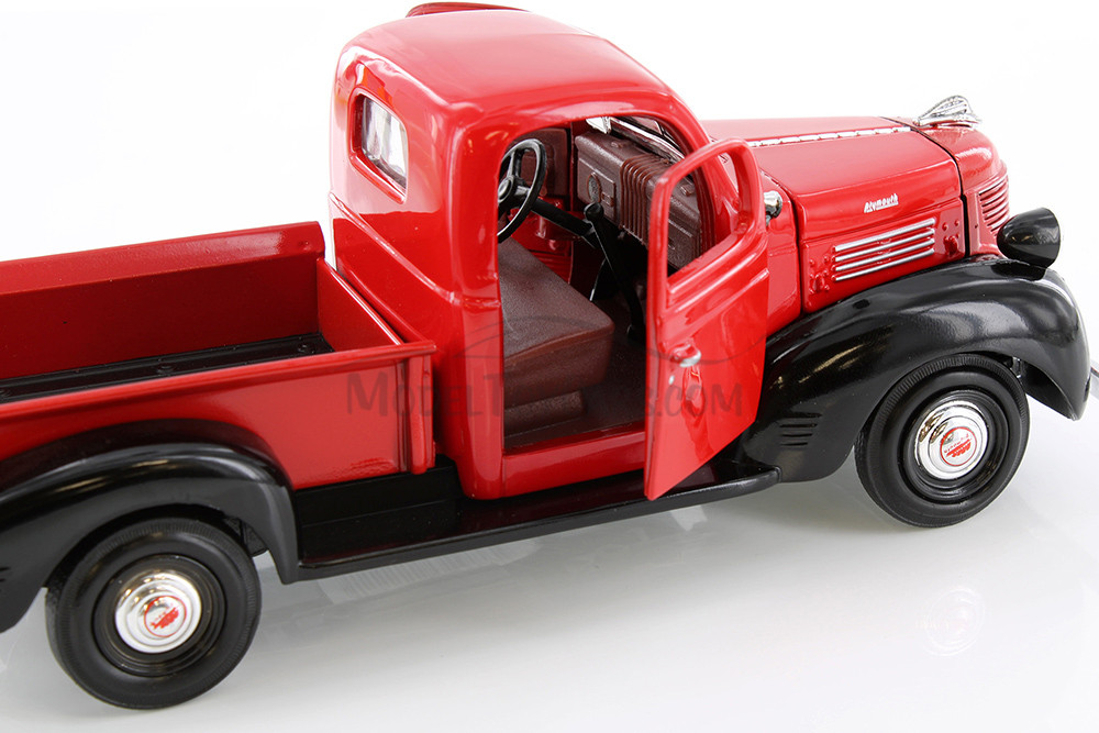 1941 Plymouth Pickup Truck, Red - Motormax 73278 - 1/24 scale Diecast Model Toy Car