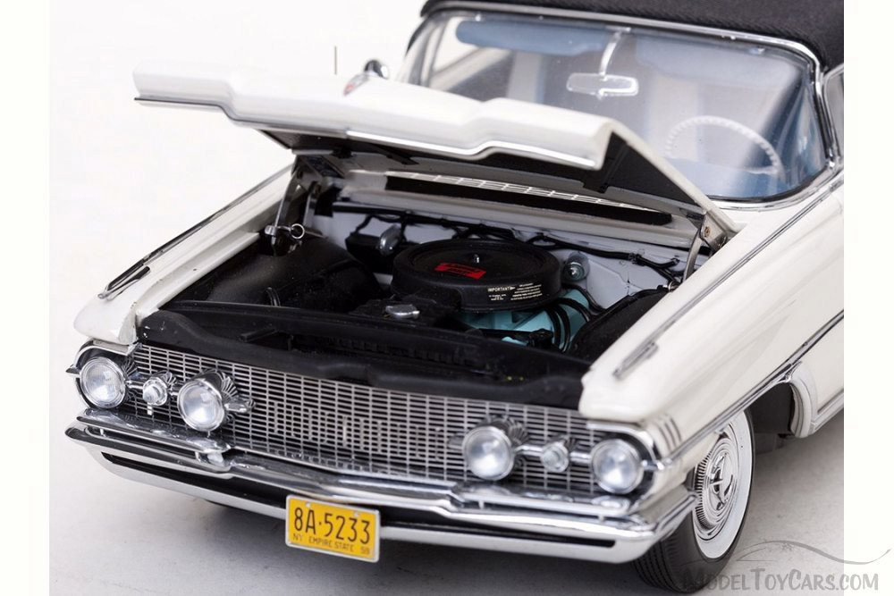105-009 サンスター 1/18 Oldsmobile 98 MODELCARSWHOLESALE.COM