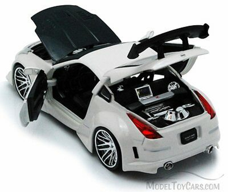 2003 Nissan 350Z, White w/Black hood - Jada Toys 96810 - 1