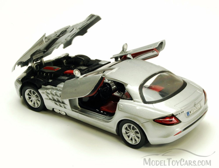 Mercedes Benz SLR McLaren, Silver - Motormax 73306 - 1/24 scale Diecast Model Toy Car