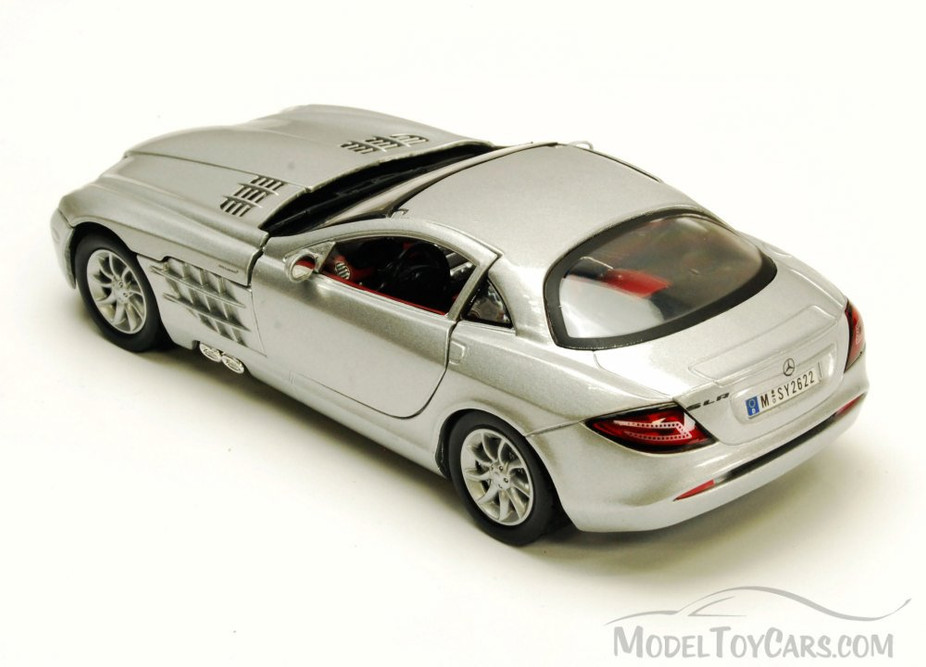 Mercedes Benz SLR McLaren, Silver - Motormax 73306 - 1/24 scale Diecast Model Toy Car
