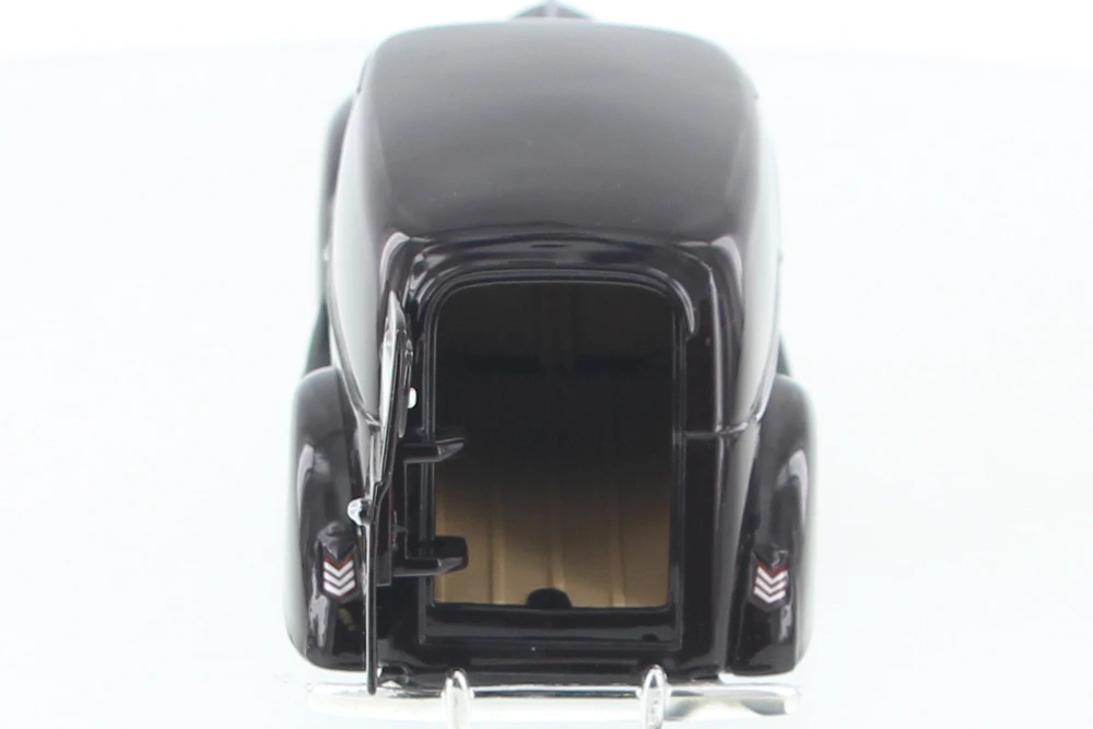 1940 Ford Sedan Delivery, Burgundy - Motormax 73250 - 1/24 Scale Diecast Model Car