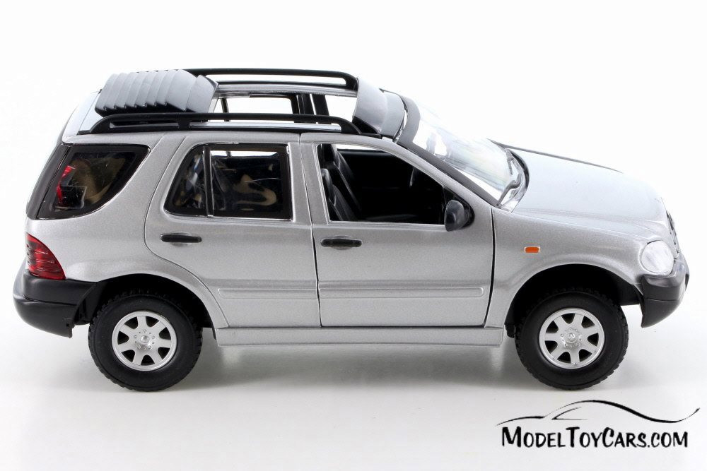 Mercedes-Benz M-Class, Silver - Smart Toys 95121 - 1/24 Scale Diecast Model Toy Car
