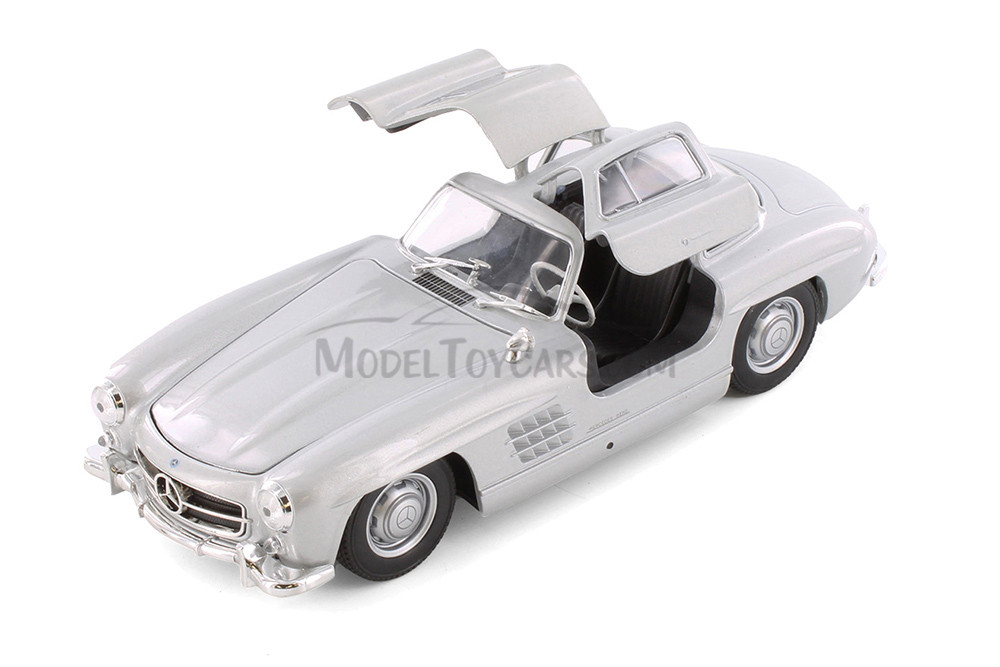 Mercedes-Benz 300SL, Classic Silver - Welly 24064/4D - 1/24 Scale