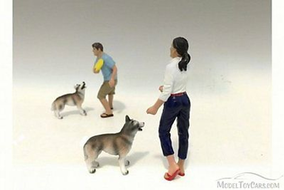 Woman and Dog, American Diorama 23928 - 1/24 Scale Hand Painted Figurine Set