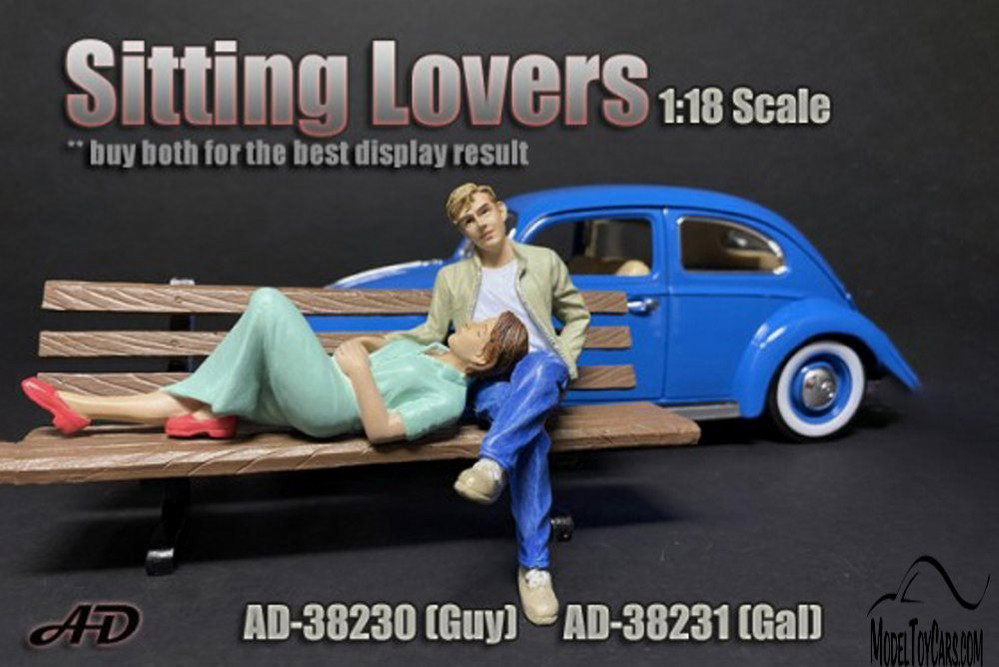 Sitting Lovers Figure I, Blue & Green - American Diorama 38330 - 1/24 Figurine - Diorama Accessory