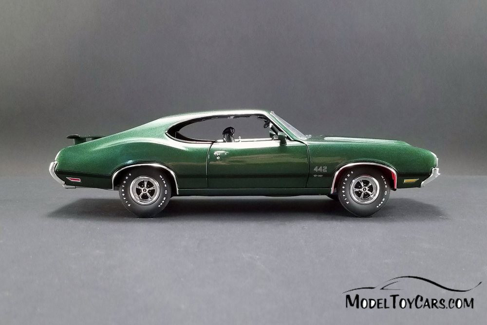 1970 Oldsmobile 442 W-30 Hardtop, Sherwood Green - Acme 1805612 - 1/18 Scale Diecast Model Toy Car