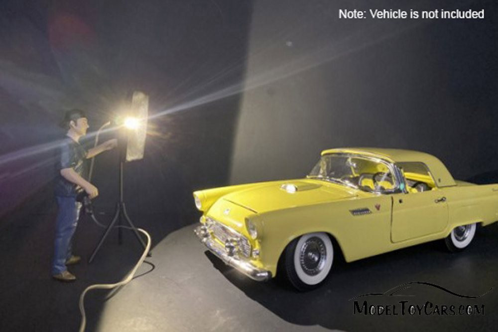 Weekend Car Show Figure V, Blue & Gray - American Diorama 38213 - 1/18 Figurine - Diorama Accessory