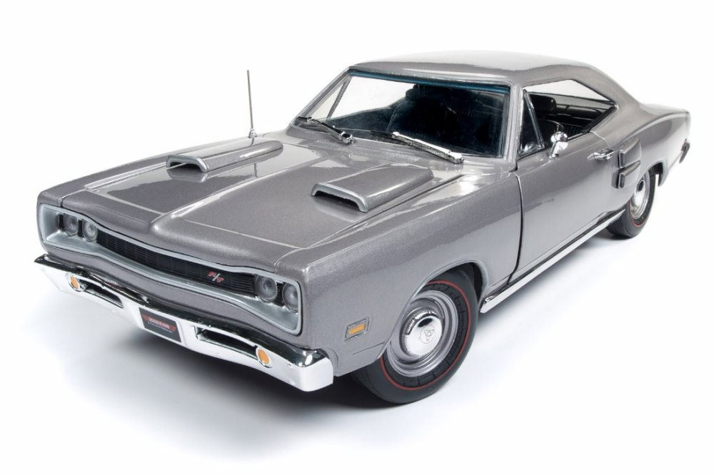 1969 Dodge Coronet R/T Hard Top, Silver - Auto World AMM1141 - 1/18 Scale Diecast Model Toy Car