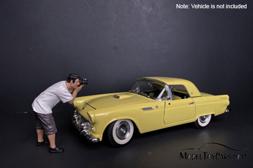 Weekend Car Show Figure IV - American Diorama 38212, 1/18 Scale Figurine, Diorama Accessory