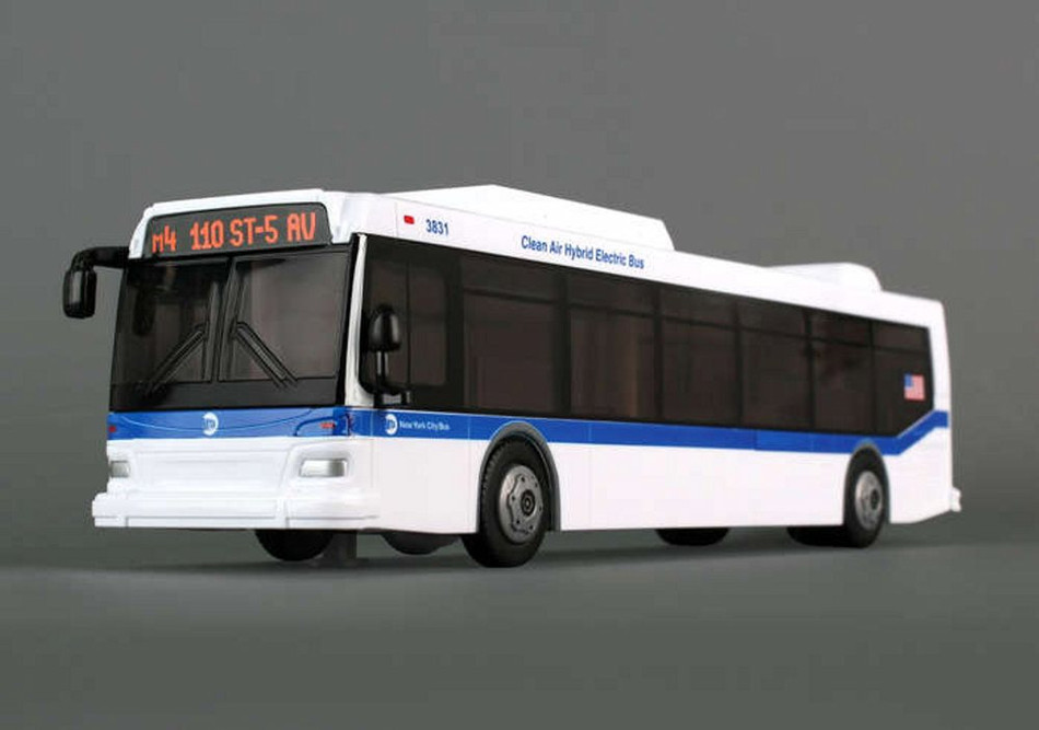 Mta 11 Inch Bus, White - Daron RT8468 - Diecast Model Toy Car