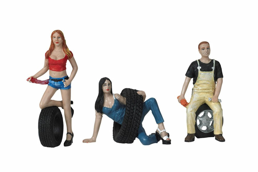 Tire Brigade Andie, Val, and Derek 3 pc Figurine Set- 776 - 1/24 Scale Figurine - Diorama Accessory