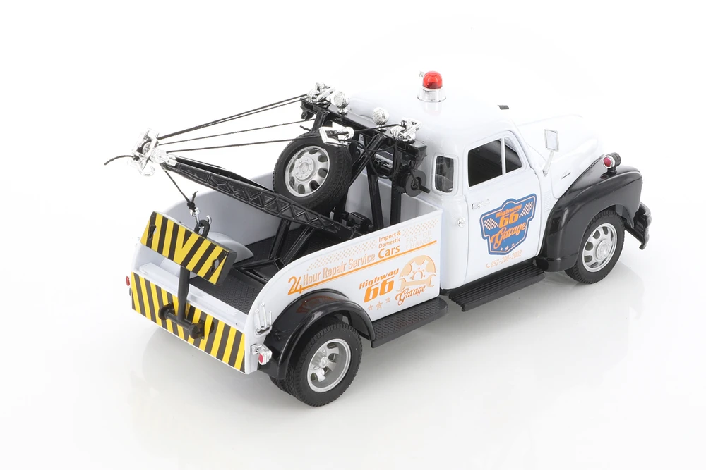 1953 Chevrolet Tow Truck Diecast Car Set - Box of 4 1/24 Scale Diecast Model Cars, Assorted Colors