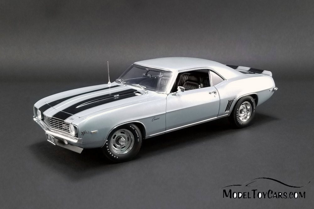 1969 Chevy Camaro Z28 Hard Top 50th Anniversary, Silver with