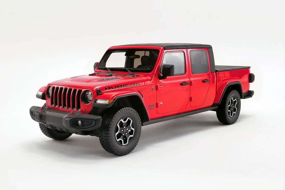 2019 Jeep Gladiator Rubicon Pickup Truck, Firecracker Red - GT Spirit US024 - 1/18 scale Resin Car