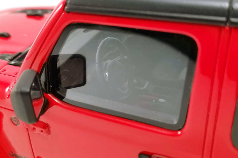 2019 Jeep Gladiator Rubicon Pickup Truck, Firecracker Red - GT Spirit US024 - 1/18 scale Resin Car