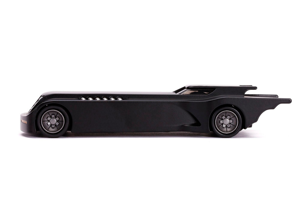 Animated Series Batmobile with Batman figure, Black - Jada Toys 31705/12 - 1/32 scale Diecast Car