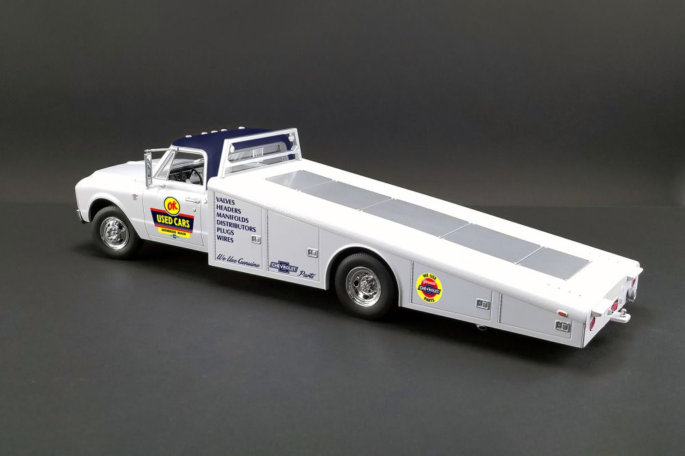 No227ミニカー1/18 CHEVROLET C-30 RAMP TRUCK 1967 CHEVROLET C-30 RAMP TRUCK 1:18 GRUMPY JENKINS VINTAGE