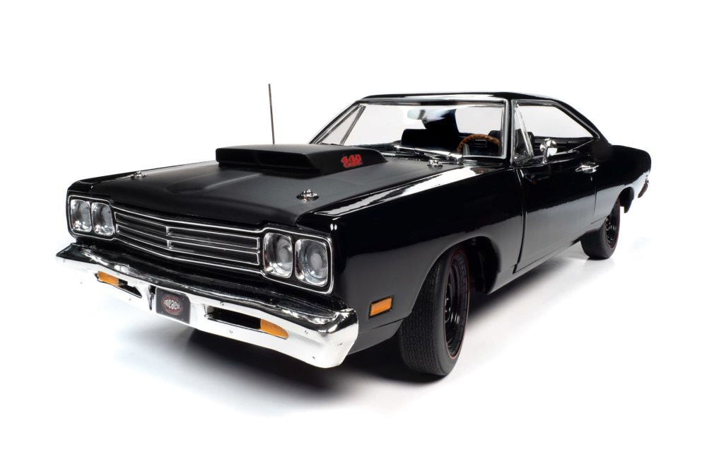MCACN 1969 .5 Plymouth Road Runner Hardtop, Black Velvet - Auto