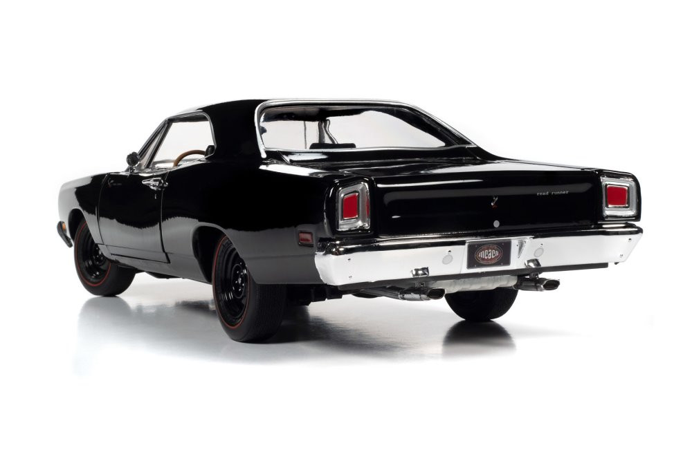 MCACN 1969 .5 Plymouth Road Runner Hardtop, Black Velvet