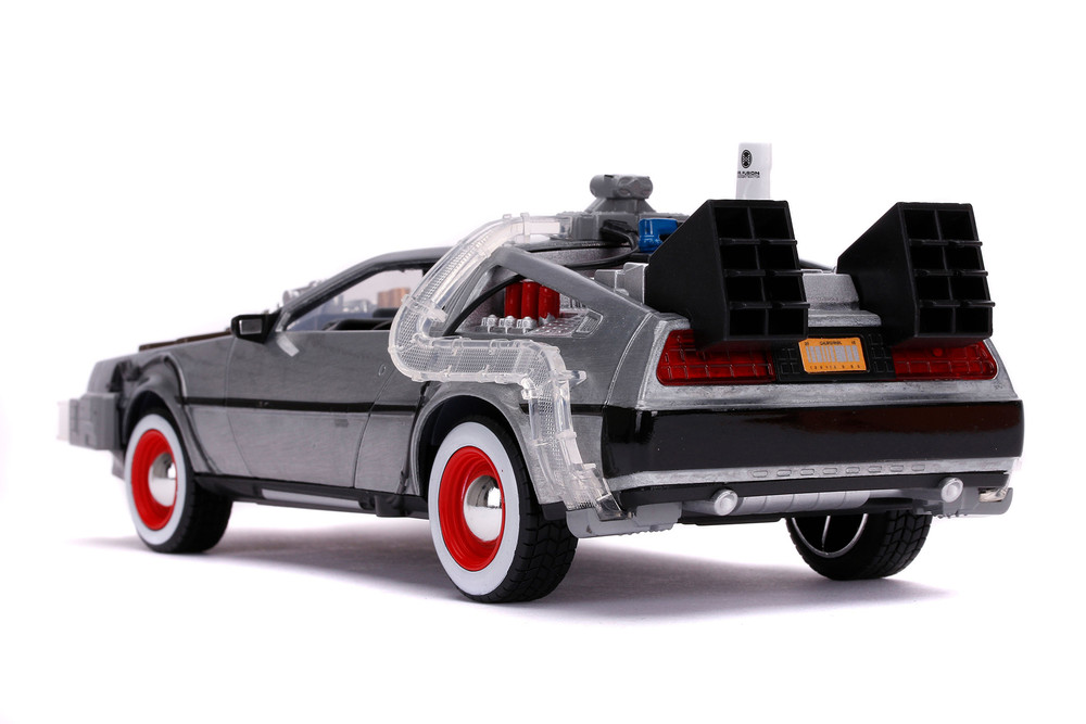 DeLorean Time Machine w/ Lights, Back to the Future III - Jada Toys 32166 - 1/24 scale Diecast Car