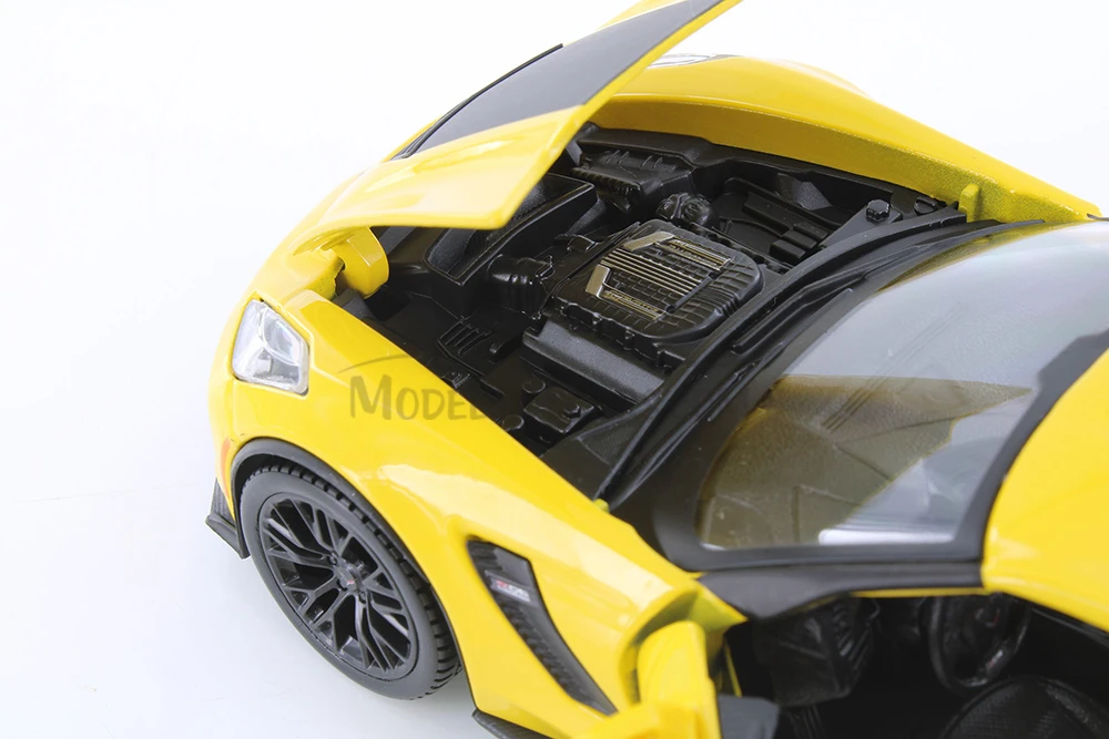 2015 Chevy Corvette Z06, Yellow - Maisto 31133 - 1/24 Scale Diecast Model Toy Car
